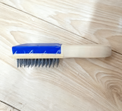 Cleaning brush