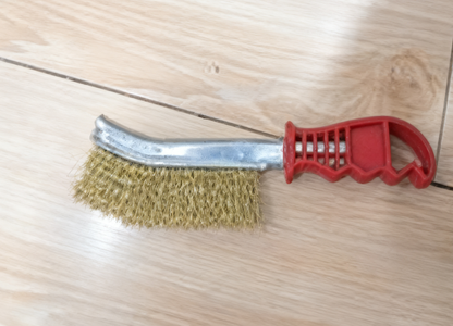 Cleaning brush